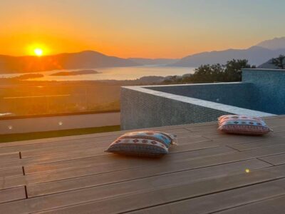 🌟 For Sale: Unique Villa in Tivat, Montenegro 🇲🇪 with Rooftop Pool and Panoramic Sea Views 🌟