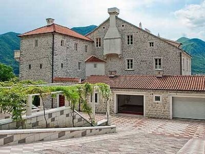 🏰 A Rare Jewel: 18th Century Baroque Castle with Private Dock in Montenegro! 🏰